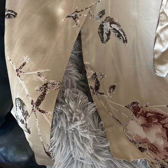 Wilfred Floral Beige Robe - Picture 9 of 16